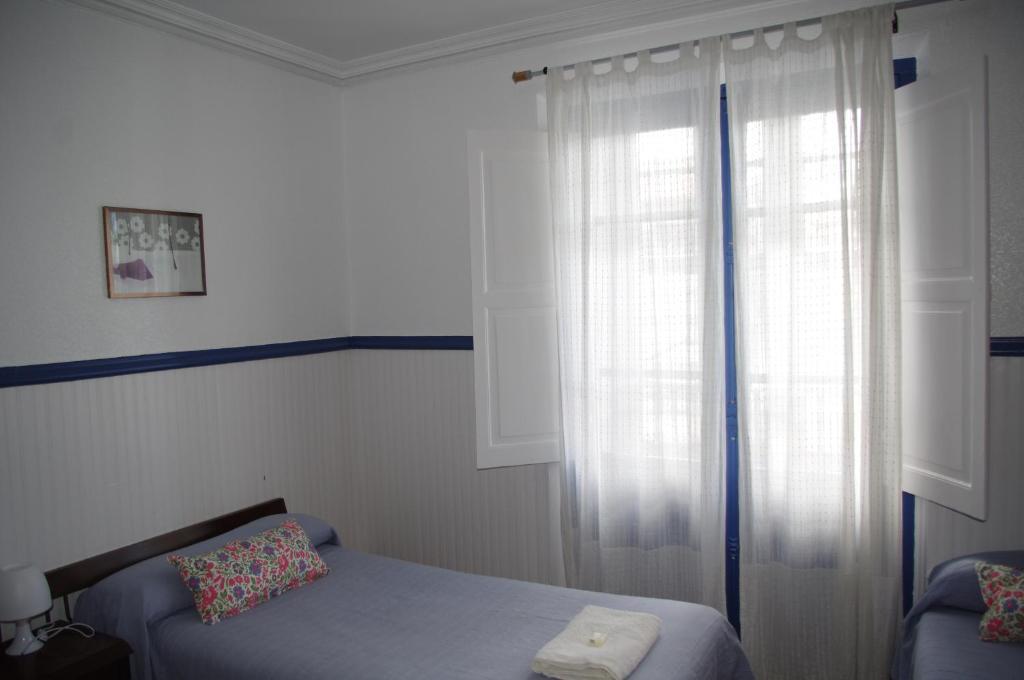 Pension "La Marina" Castro Urdiales Extérieur photo