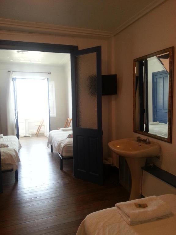 Pension "La Marina" Castro Urdiales Extérieur photo