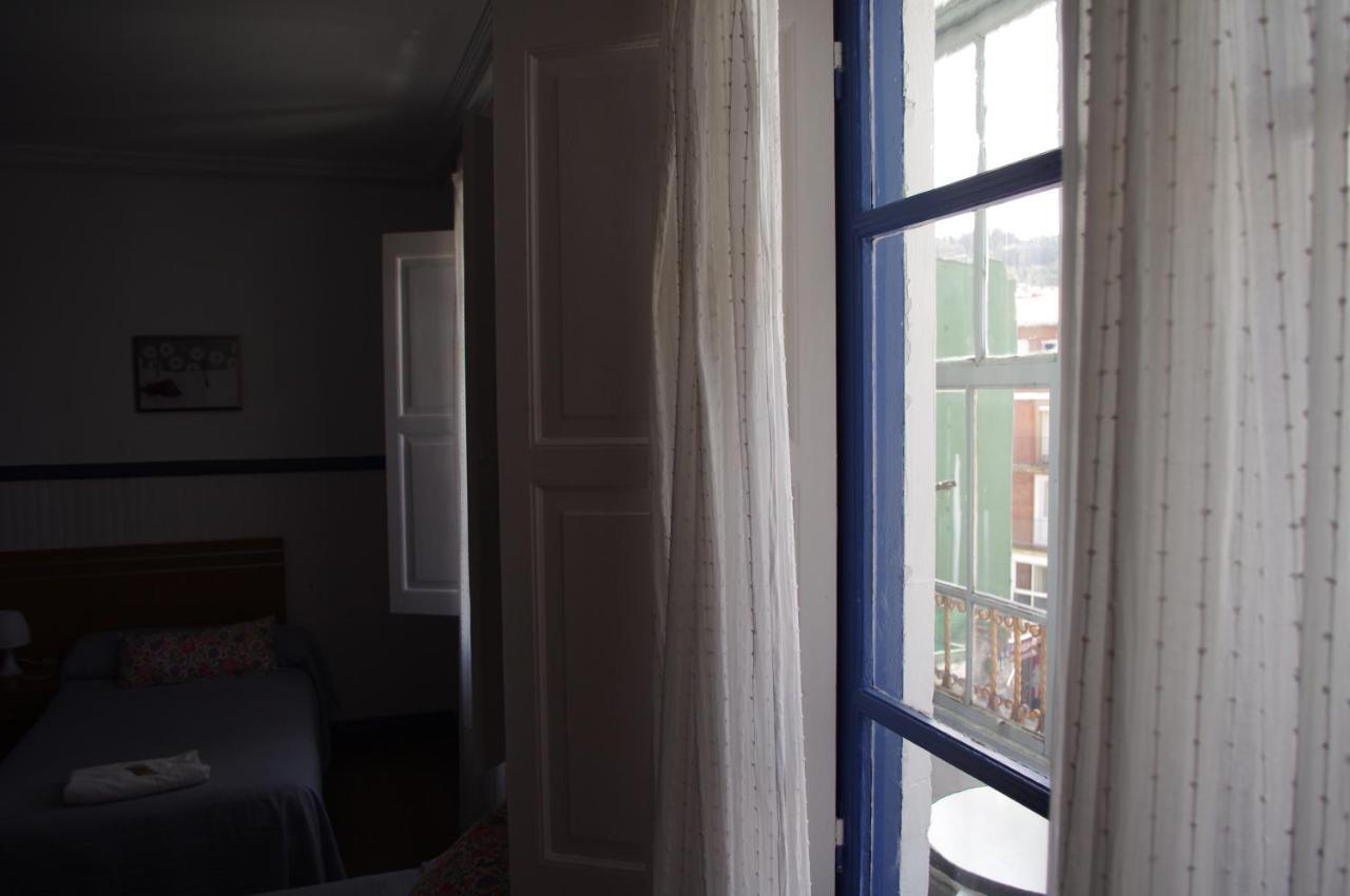 Pension "La Marina" Castro Urdiales Extérieur photo
